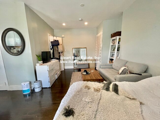 Photo - 57 Dwight St Unidad 2