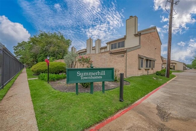 Photo - 710 Country Pl Dr Unidad C Rental