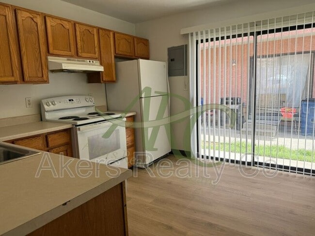 Photo - 1401 E 19th St