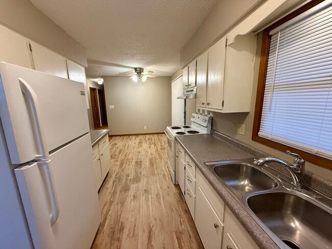 Photo - 2285 Highview Dr