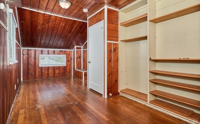 Photo - 133 Plov Way