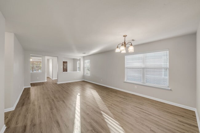 Photo - 9518 Milas Way