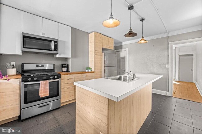 Photo - 223 Grundy St