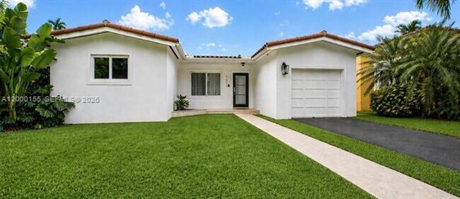 Building Photo - 1212 Aguila Ave