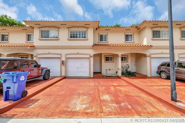 3055 Riverside Dr