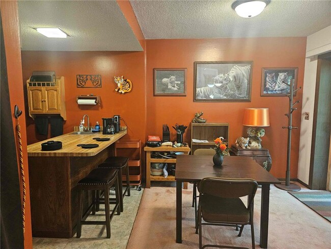 608 Chateau Cir