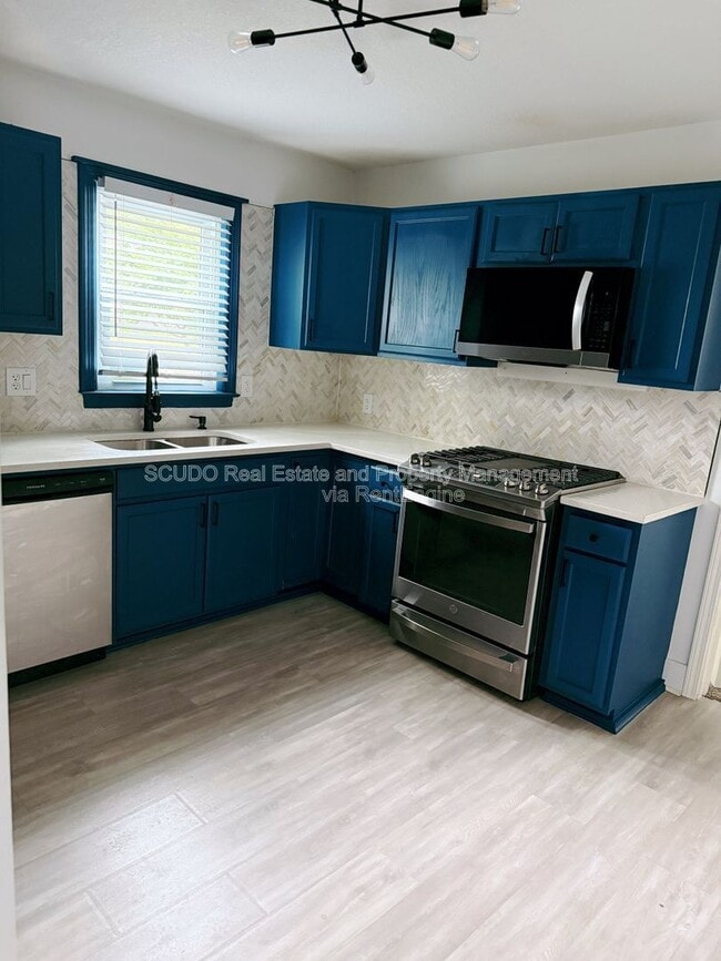 746 Locust Ave