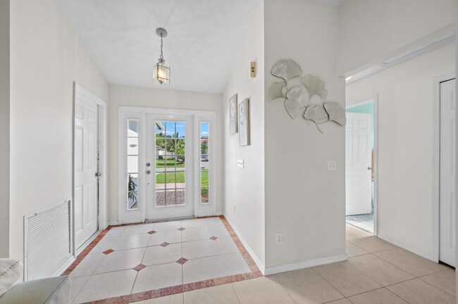 Photo - 1908 SW Notre Dame Ave