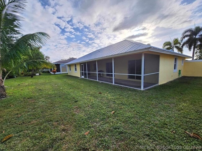 Photo - 1750 Primrose Ln