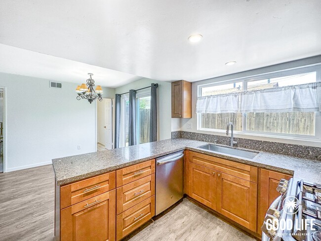 Photo - Renovated 3BD/2.5BA Condo in Chula Vista with Fireplace, W/D & Private Balcony Unit 2