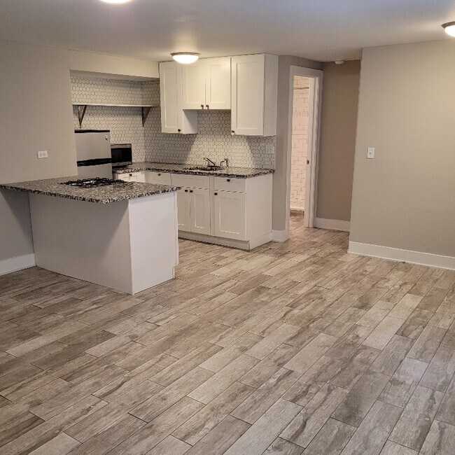 5852 W Irving Park Rd Unit G