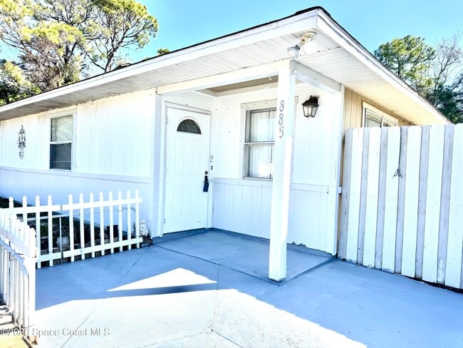 Photo - 885 Taluga Ave SE