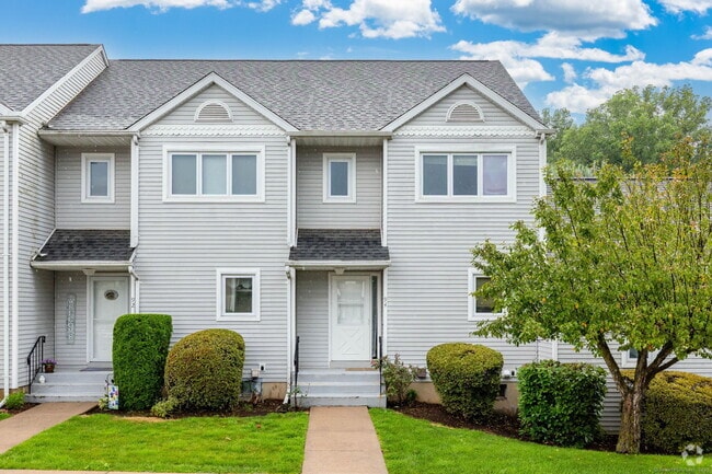 Building Photo - 94 Oak Ridge Dr Unit 94 Rental