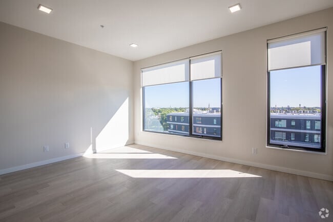 1BR, 1BA - 600SF, Living Room