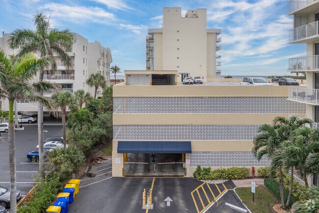 Entrance - Le Chateau Royal