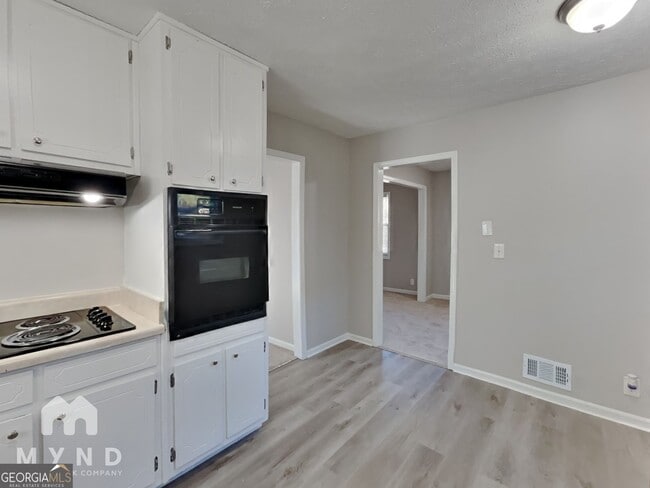 Photo - 2945 Botany Dr