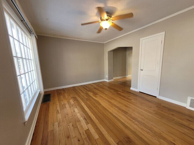 Photo - Great two bedroom duplex on Urbandale Avenue!