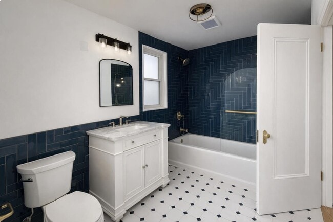 Photo - 1770 Pacific Ave