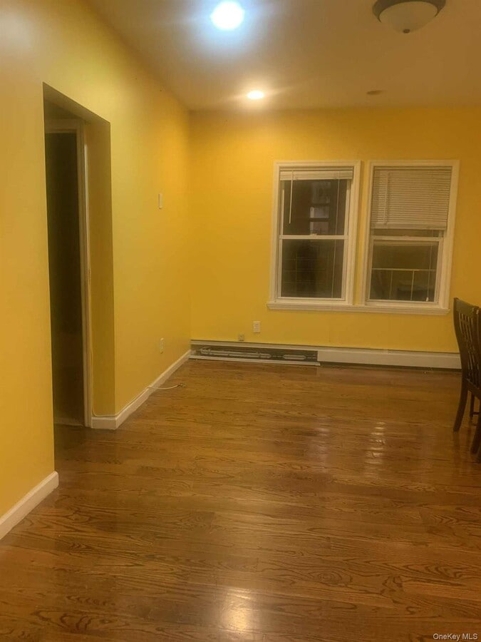 Photo - 90-01 184th Pl