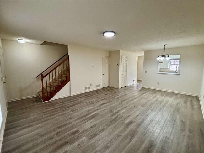 Photo - 5296 Weyden Trail