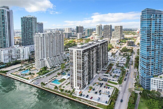 Photo - 600 NE 36th St Unit 703