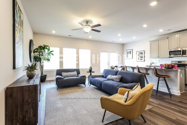 Photo - 167 Aurora Ln