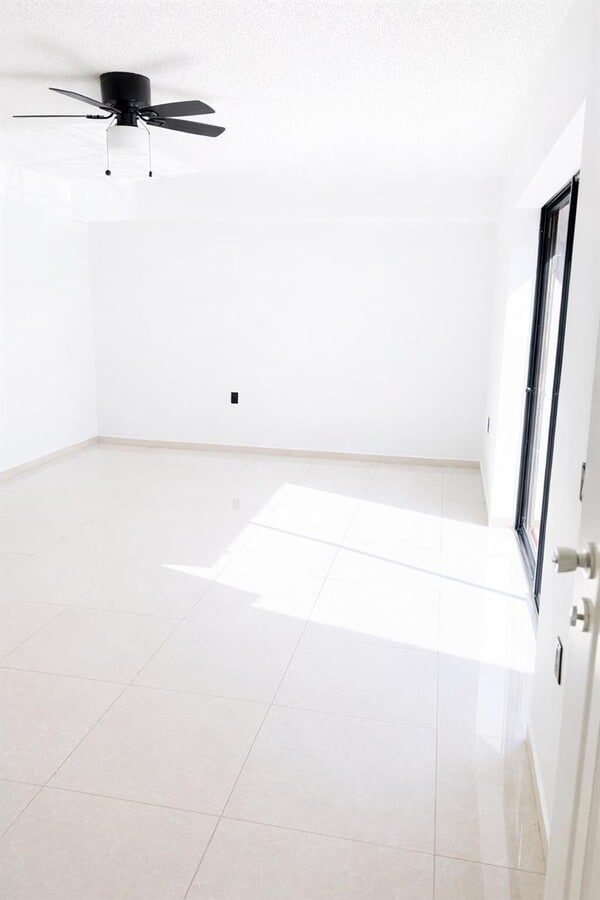 Photo - 31 Lake Arbor Dr