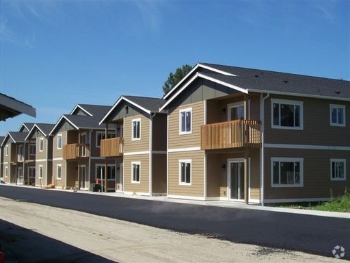 Building Photo - r144a Woodland Apartments