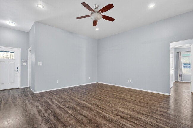 Photo - 623 N Elkhart Ave