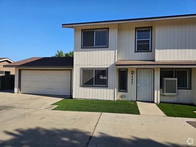 Building Photo - Apply Now! Rental