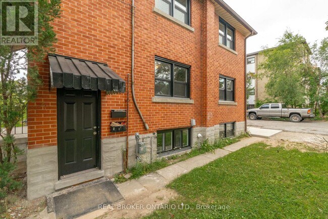 Photo - 293 Highland Rd E Unit B