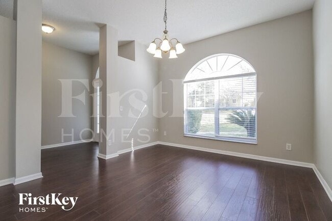 Photo - 657 Winding Lake Dr