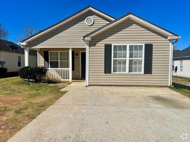 Building Photo - Newly Renovated Cottage Style Home!