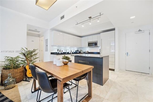 Photo - 1010 Brickell Ave Unidad 1010 Brickell Ave # 2907