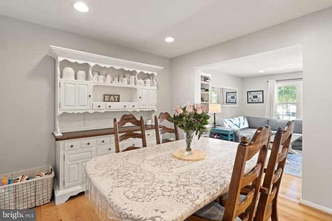 Photo - 8573 Tyrolean Way