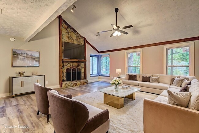 Photo - 2685 Peachtree Walk