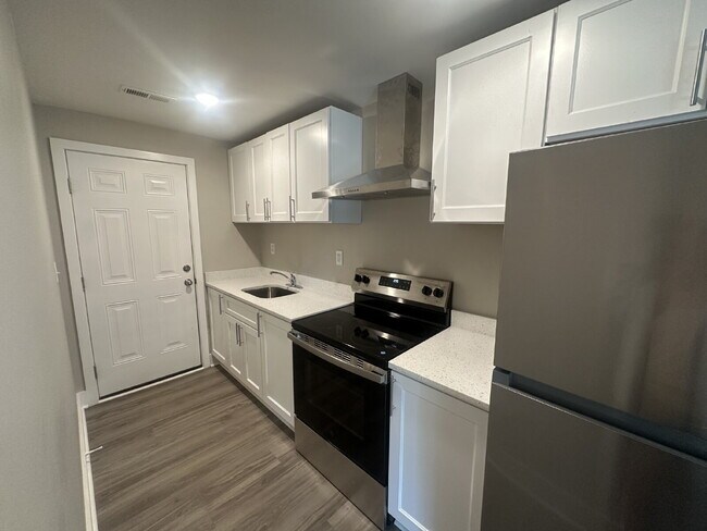 Newly Renovated 2 Bedroom Apartment in West Greenville