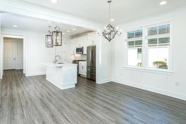 Photo - 36 Sandlefoot Ln