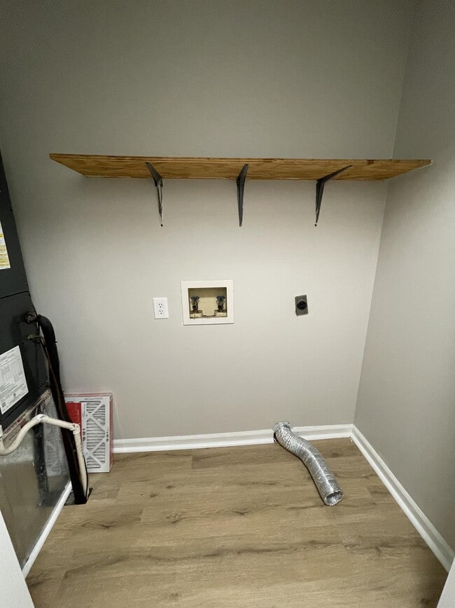 Photo - 139 E Vail Dr