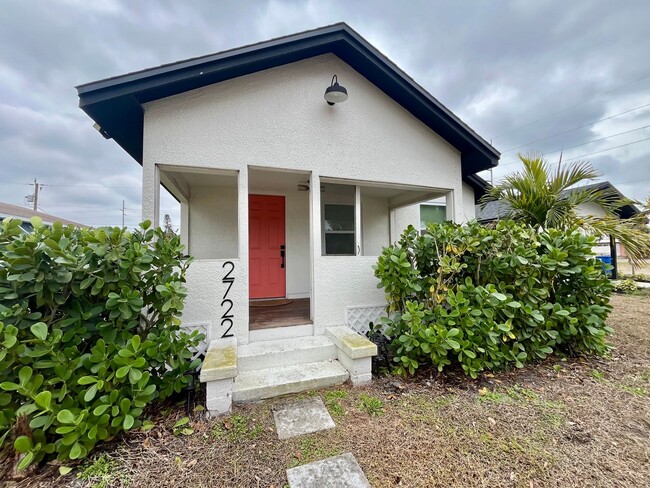 Building Photo - Updated 3/2 in St.Pete