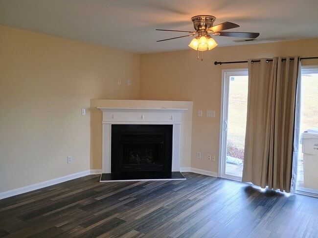 Building Photo - 168 Buchanan Ln