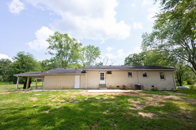 Photo - 815 Mount Olivet Girkin Rd