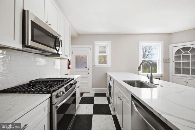 Photo - 500 Park Ave