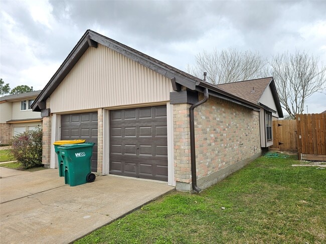 Photo - 8807 Moonlight Forest Dr