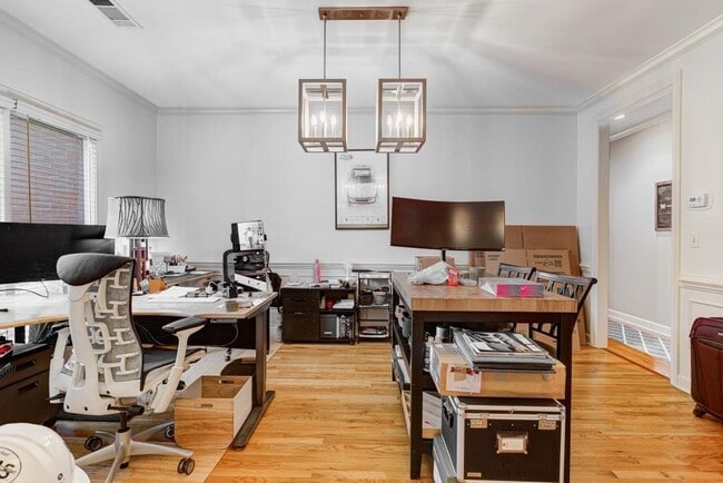 Photo - 1775 Hartwell Manor N