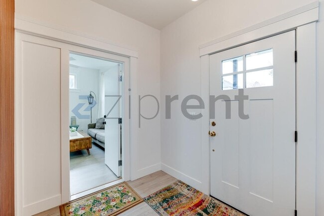 Photo - 907 S Ainsworth Ave