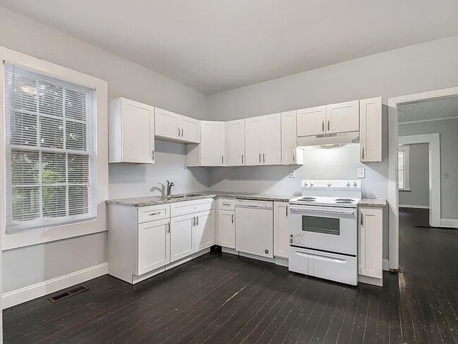 Photo - 1460 Desoto Ave SW