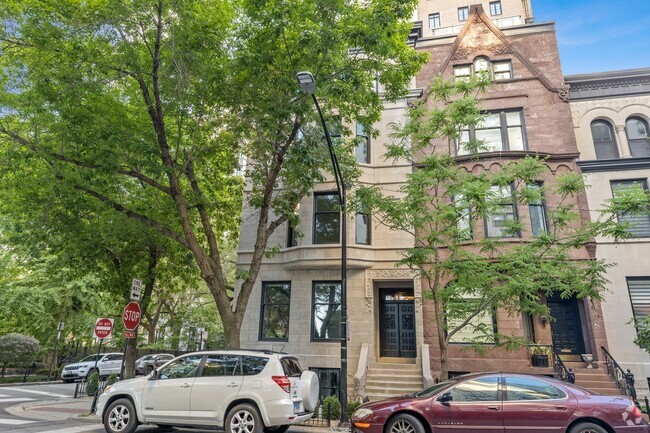 Building Photo - 1300 N Ritchie Ct Unit 1 Rental