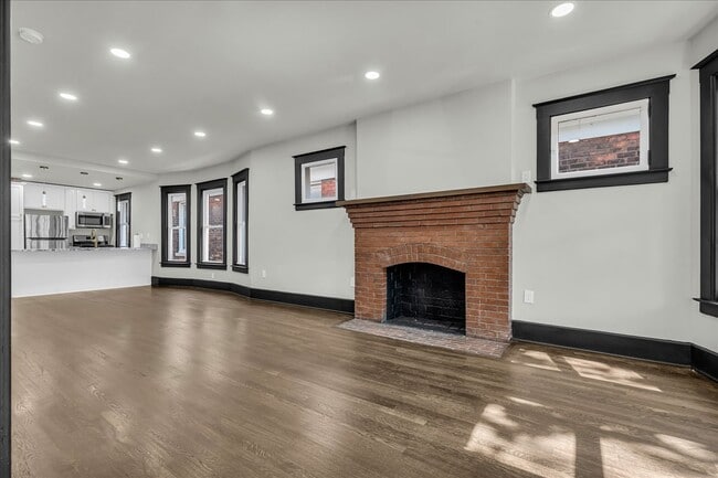 Photo - 5238 Commonwealth St