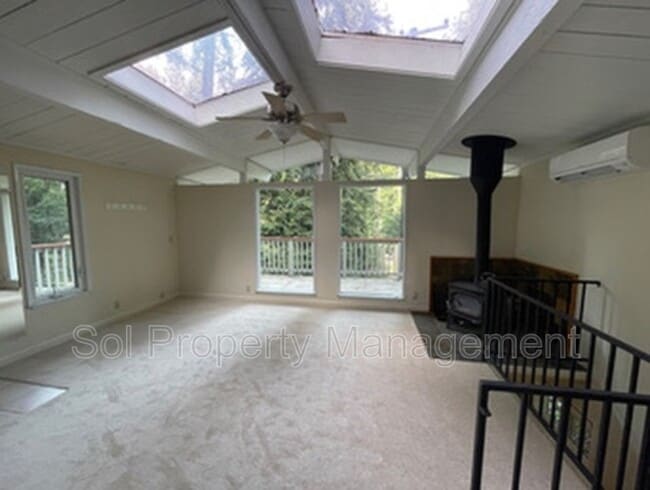 Photo - 175 S Redwood Dr